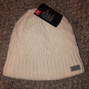 NWT..Under Armour Bennie.